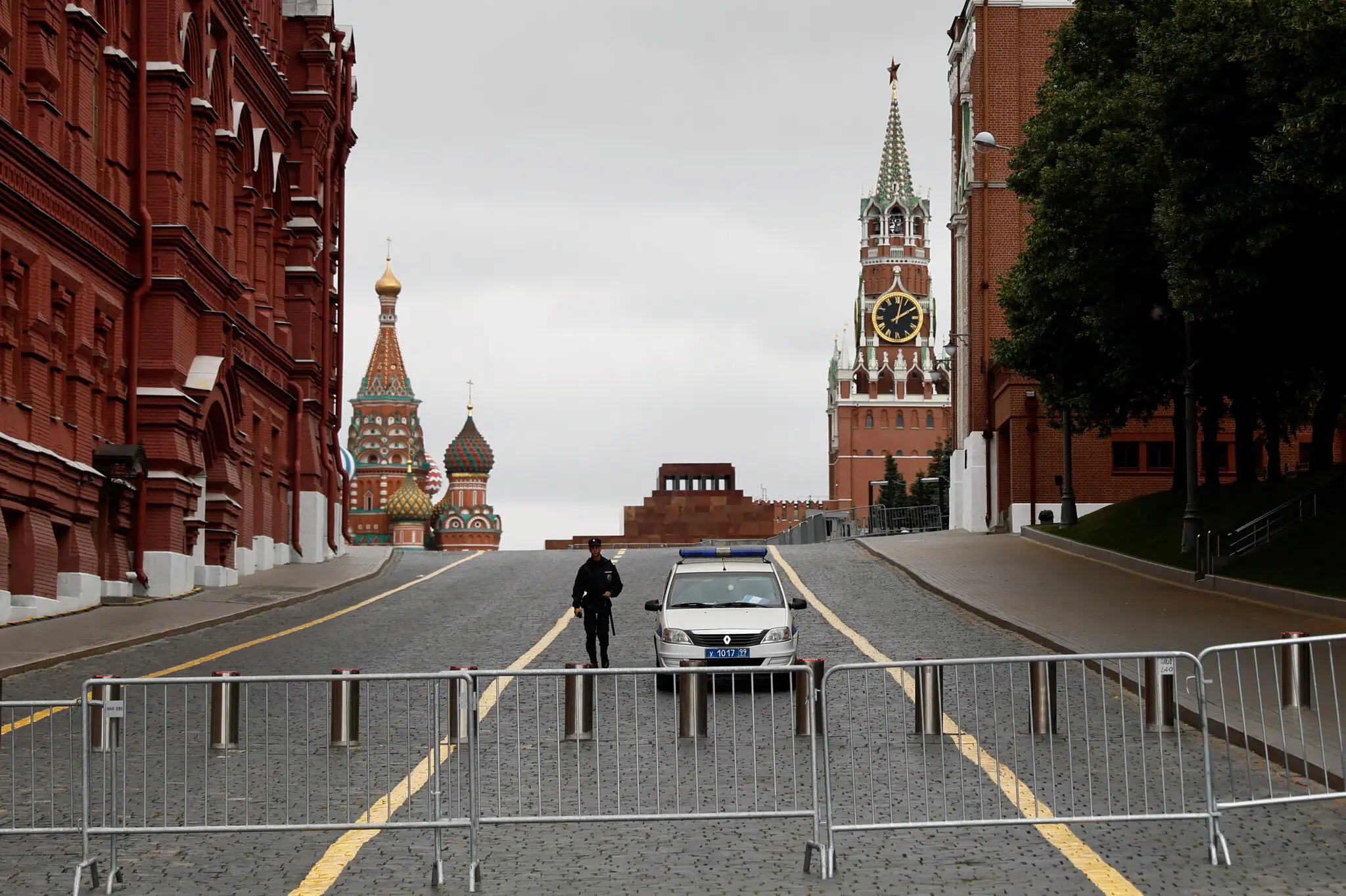 Під час кризи Росія випромінює атмосферу вивченого спокою
